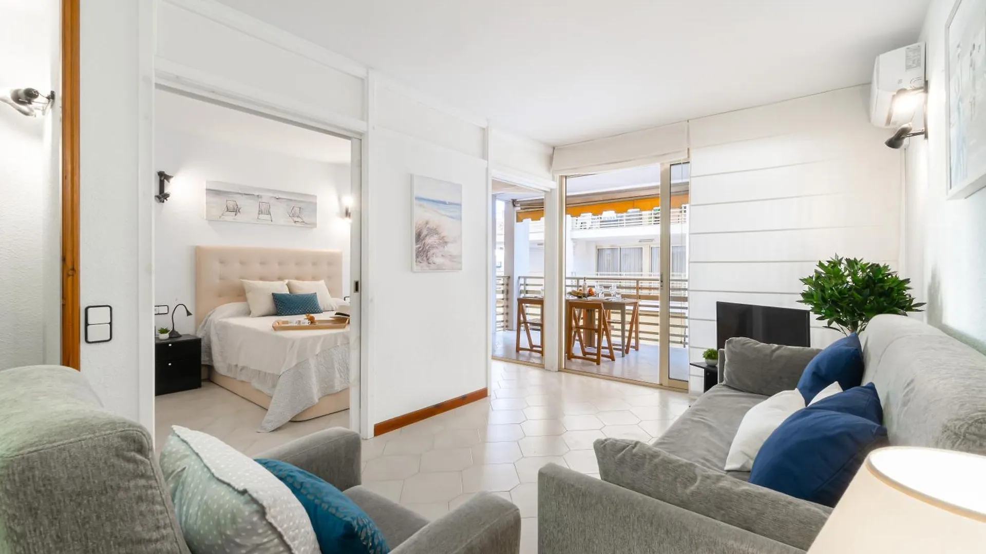 Novelty-Primera Linea Mar Salou