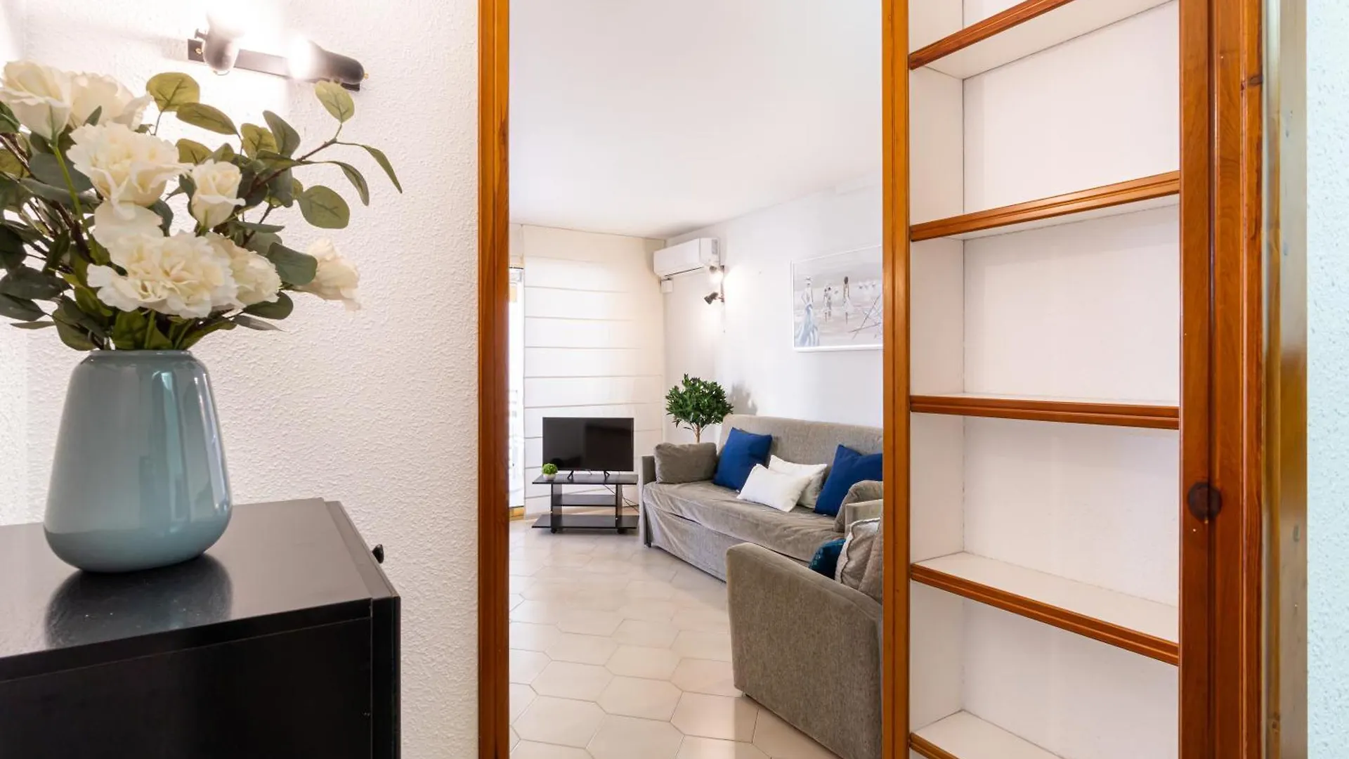 Novelty-Primera Linea Mar Salou Spain