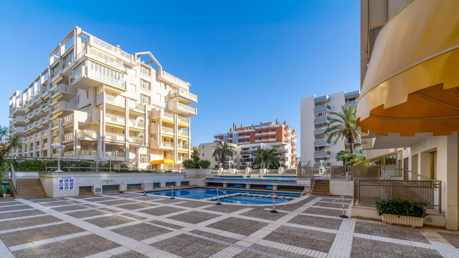 Novelty-Primera Linea Mar Salou 0*,  Spain