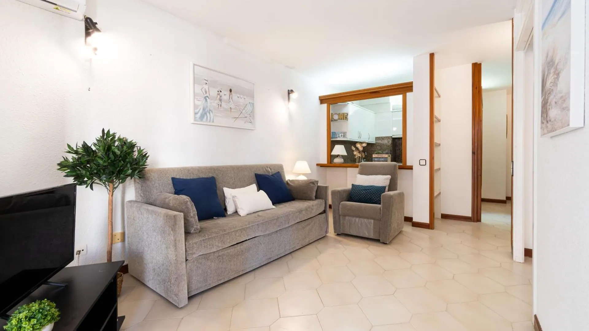 Novelty-Primera Linea Mar Salou